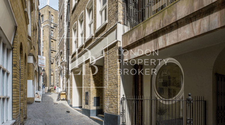 Lovat Lane, London, EC3R