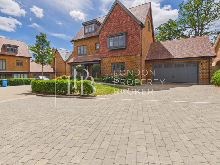 Holly Hill Drive, Ascot, SL5